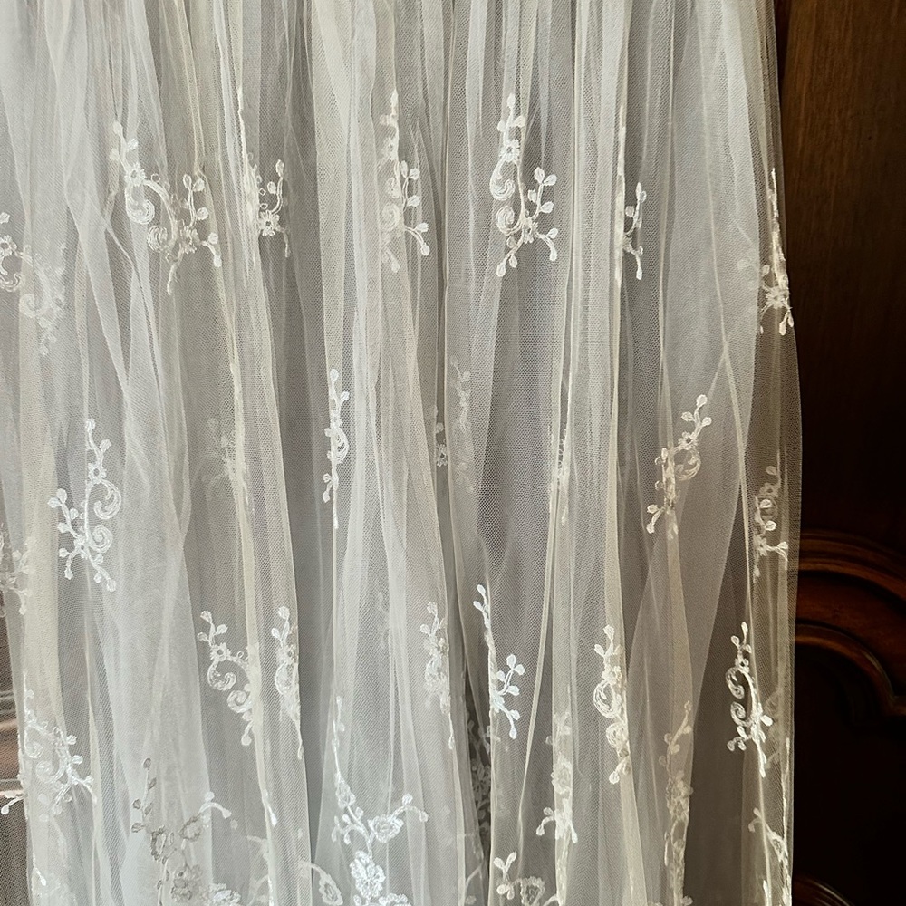Stunning custom wedding gown or formal wear dress - Picture 6 of 9